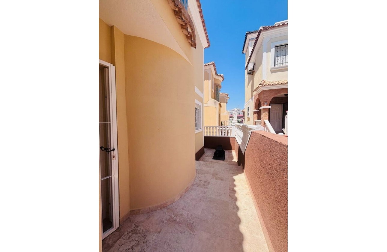 Rynek wtórny - Villa - Orihuela Costa - Villamartín