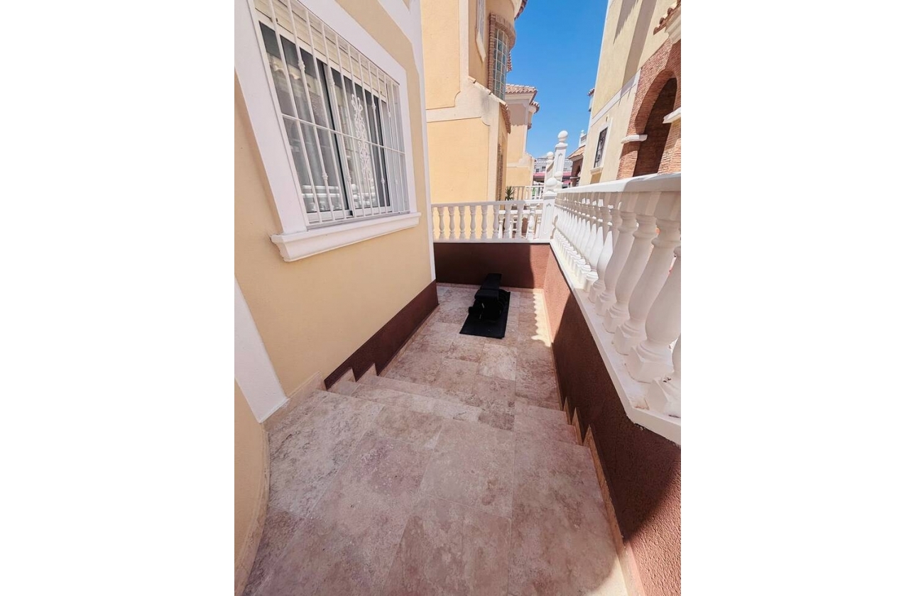 Rynek wtórny - Villa - Orihuela Costa - Villamartín