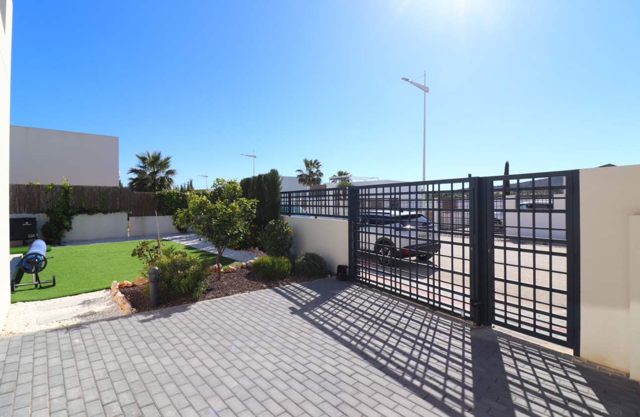 Rynek wtórny - Villa - Algorfa - La Finca Golf Resort