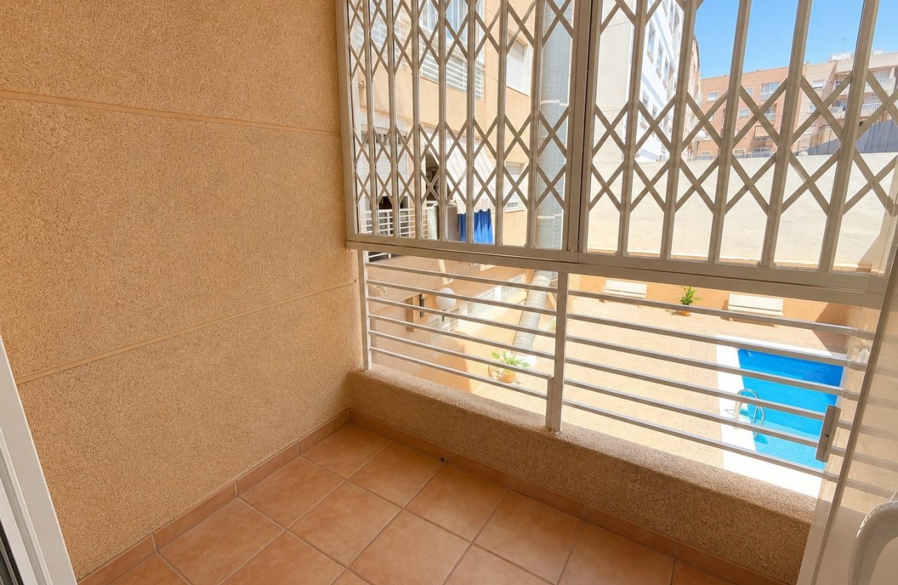 Reventa - Apartment - Torrevieja - Estacion de autobuses