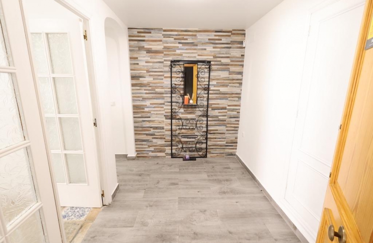 Resale - Apartment - Torrevieja - Centro
