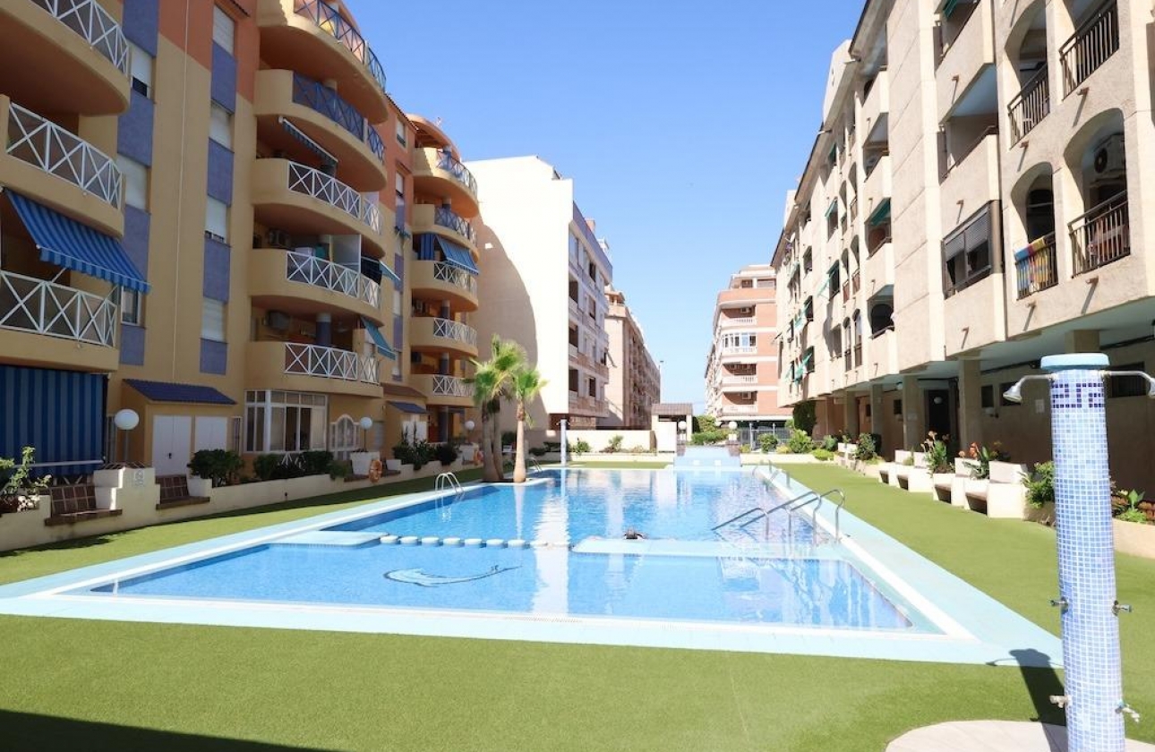 Resale - Apartment - Torrevieja - Centro