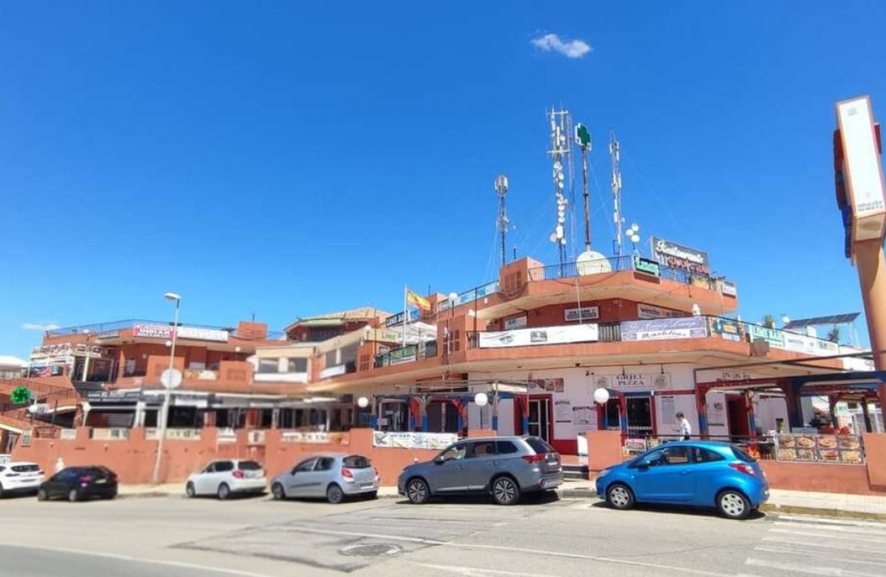 Rynek wtórny - Nieruchomość komercyjna - Torrevieja - Los Altos