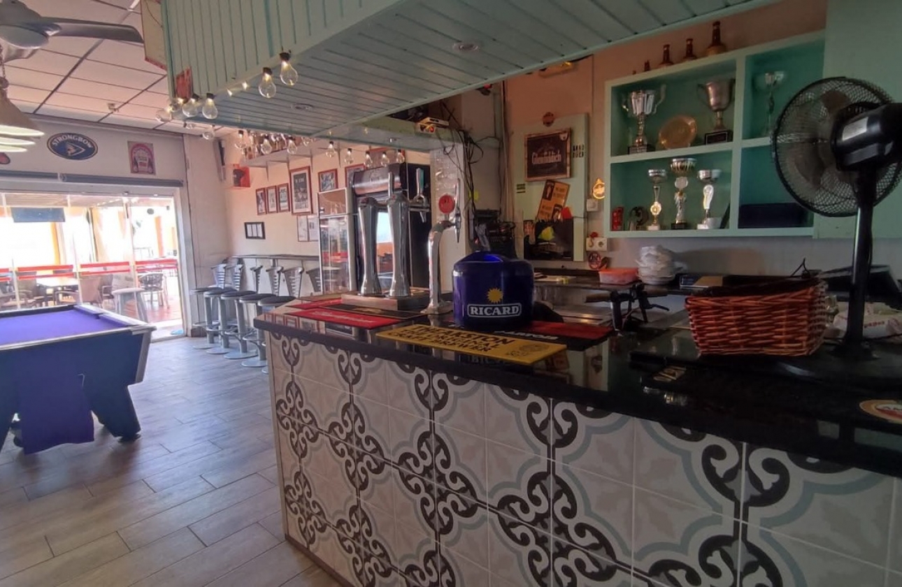 Rynek wtórny - Nieruchomość komercyjna - Torrevieja - Los Altos