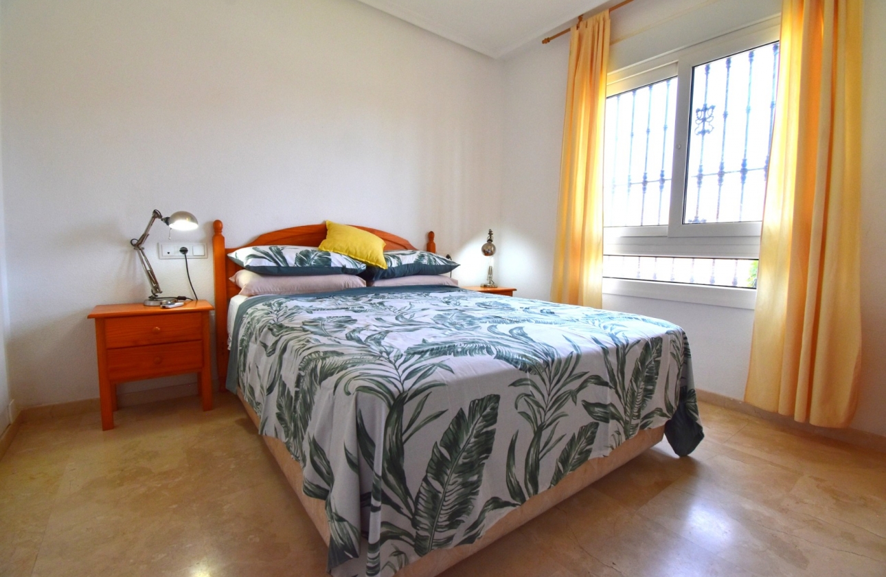 Resale - Apartment - Orihuela Costa - Playa Flamenca
