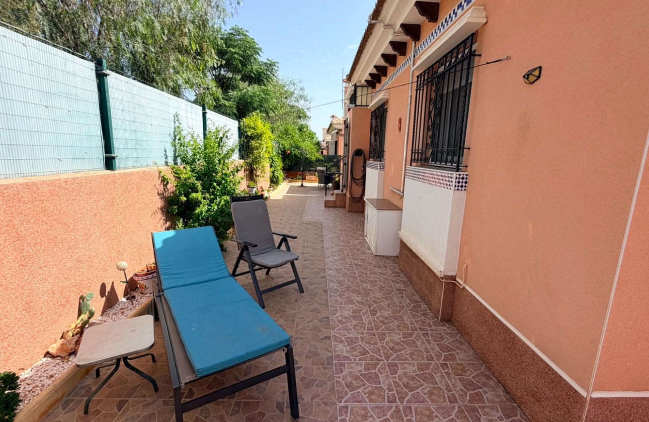 Rynek wtórny - Villa - Los Montesinos - La Herrada