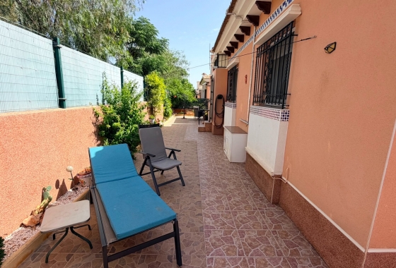 Rynek wtórny - Villa - Los Montesinos - La Herrada