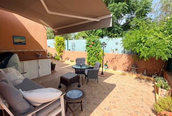 Rynek wtórny - Villa - Los Montesinos - La Herrada