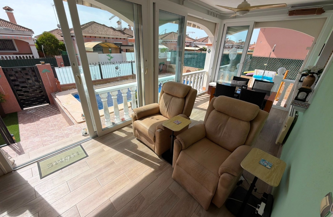 Rynek wtórny - Villa - Los Montesinos - La Herrada