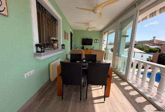 Rynek wtórny - Villa - Los Montesinos - La Herrada