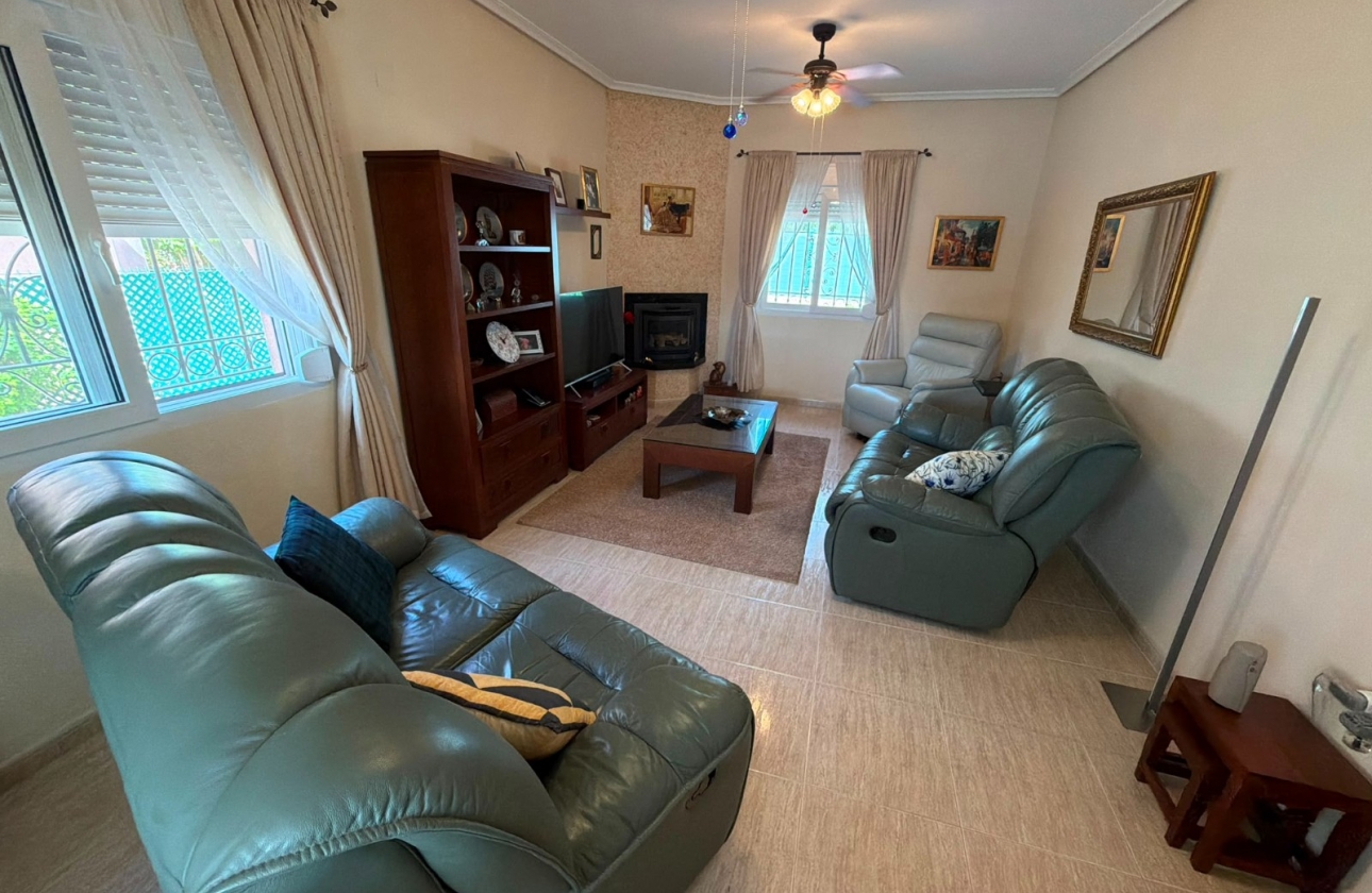 Rynek wtórny - Villa - Los Montesinos - La Herrada