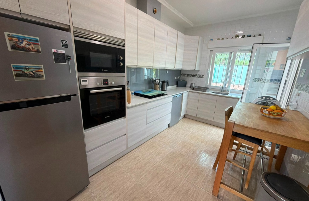 Rynek wtórny - Villa - Los Montesinos - La Herrada