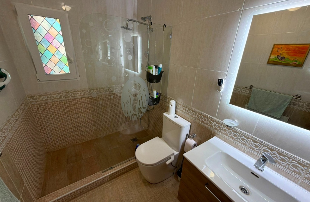 Rynek wtórny - Villa - Los Montesinos - La Herrada