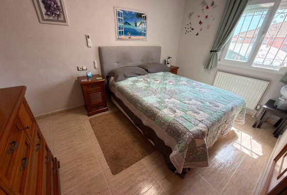 Rynek wtórny - Villa - Los Montesinos - La Herrada