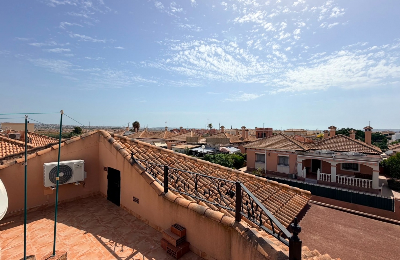 Rynek wtórny - Villa - Los Montesinos - La Herrada