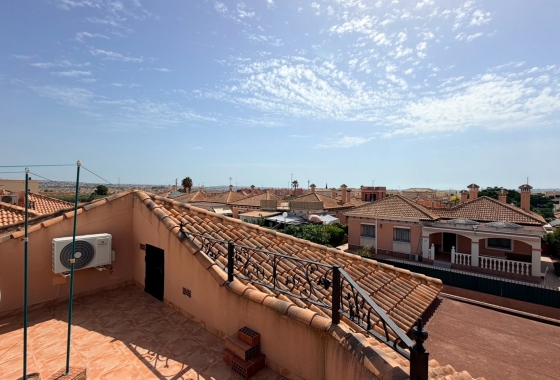 Rynek wtórny - Villa - Los Montesinos - La Herrada
