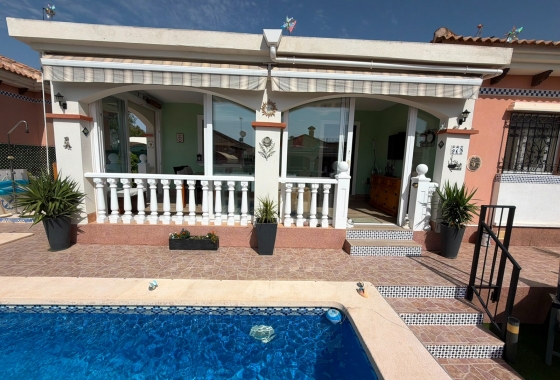 Rynek wtórny - Villa - Los Montesinos - La Herrada