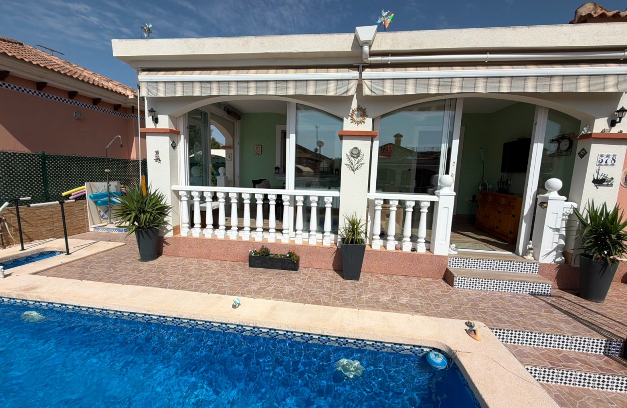 Rynek wtórny - Villa - Los Montesinos - La Herrada