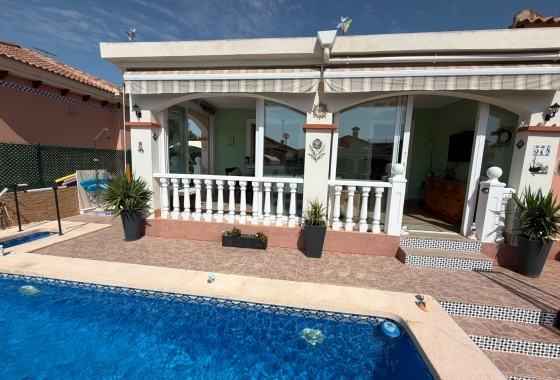 Rynek wtórny - Villa - Los Montesinos - La Herrada