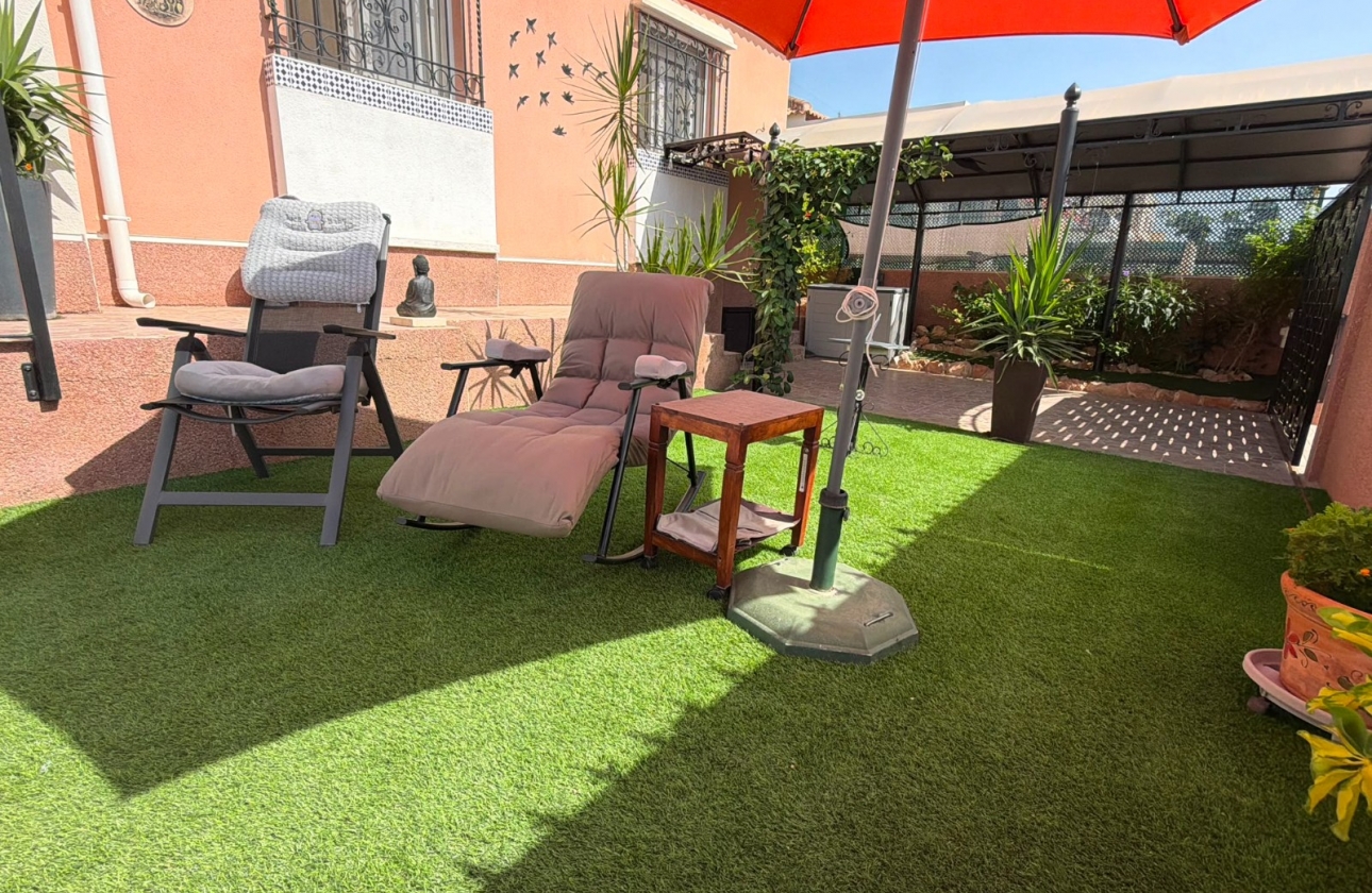 Rynek wtórny - Villa - Los Montesinos - La Herrada