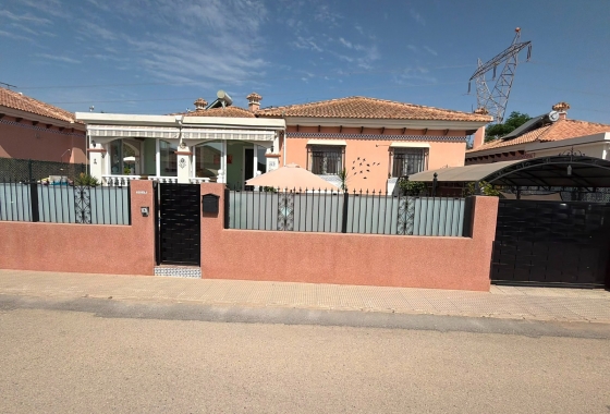 Rynek wtórny - Villa - Los Montesinos - La Herrada