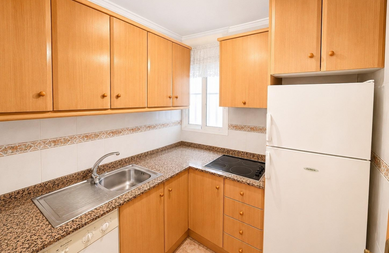 Resale - Apartment - Torrevieja - Estacion de autobuses