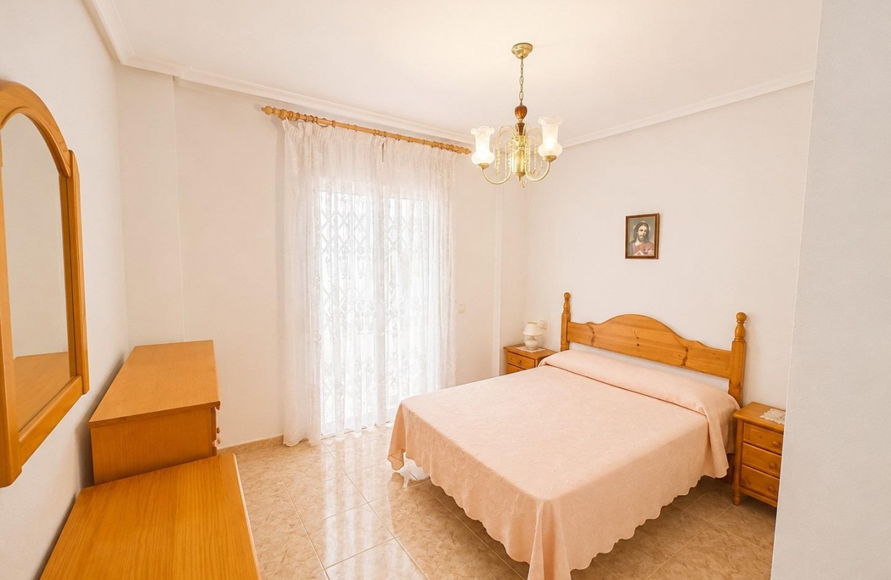 Resale - Apartment - Torrevieja - Estacion de autobuses