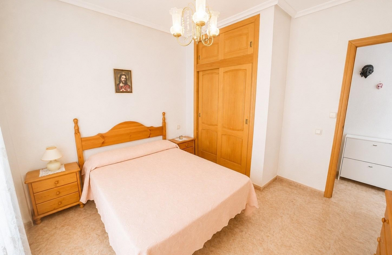 Resale - Apartment - Torrevieja - Estacion de autobuses