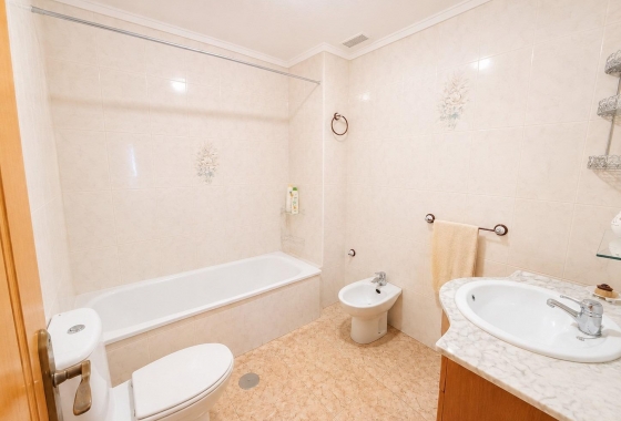 Resale - Apartment - Torrevieja - Estacion de autobuses