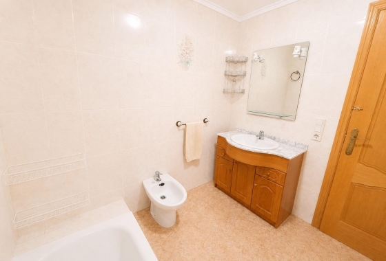 Resale - Apartment - Torrevieja - Estacion de autobuses