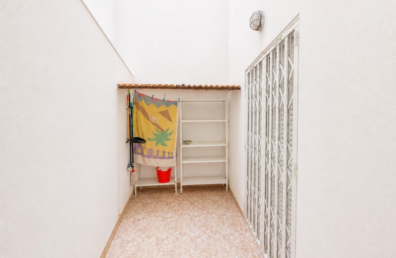 Resale - Apartment - Torrevieja - Estacion de autobuses