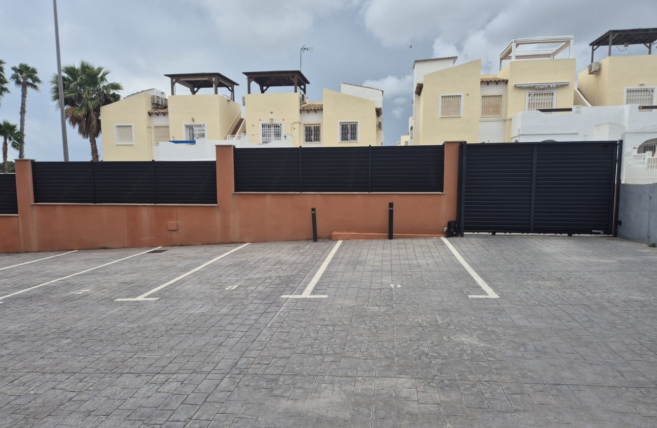 Resale - Apartment - Orihuela Costa