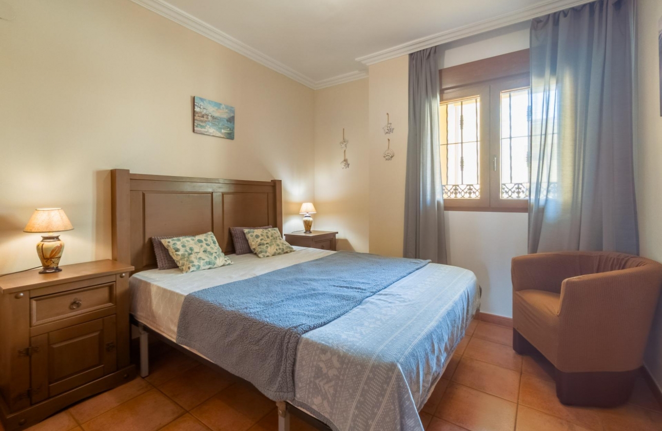 Resale - Apartment - Torrevieja - Acequion