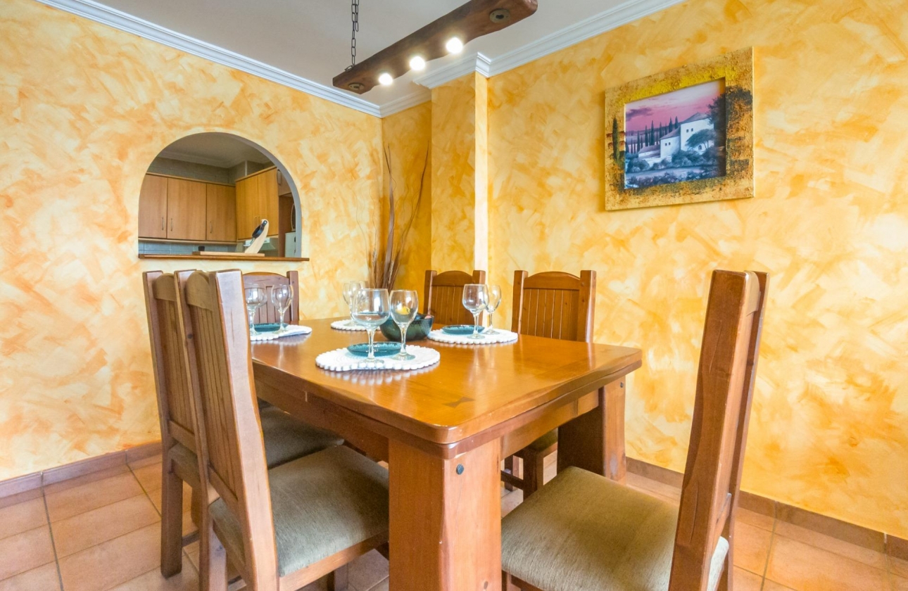 Resale - Apartment - Torrevieja - Acequion