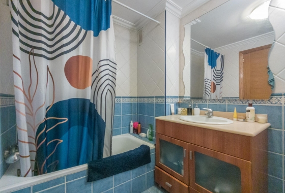 Resale - Apartment - Torrevieja - Acequion