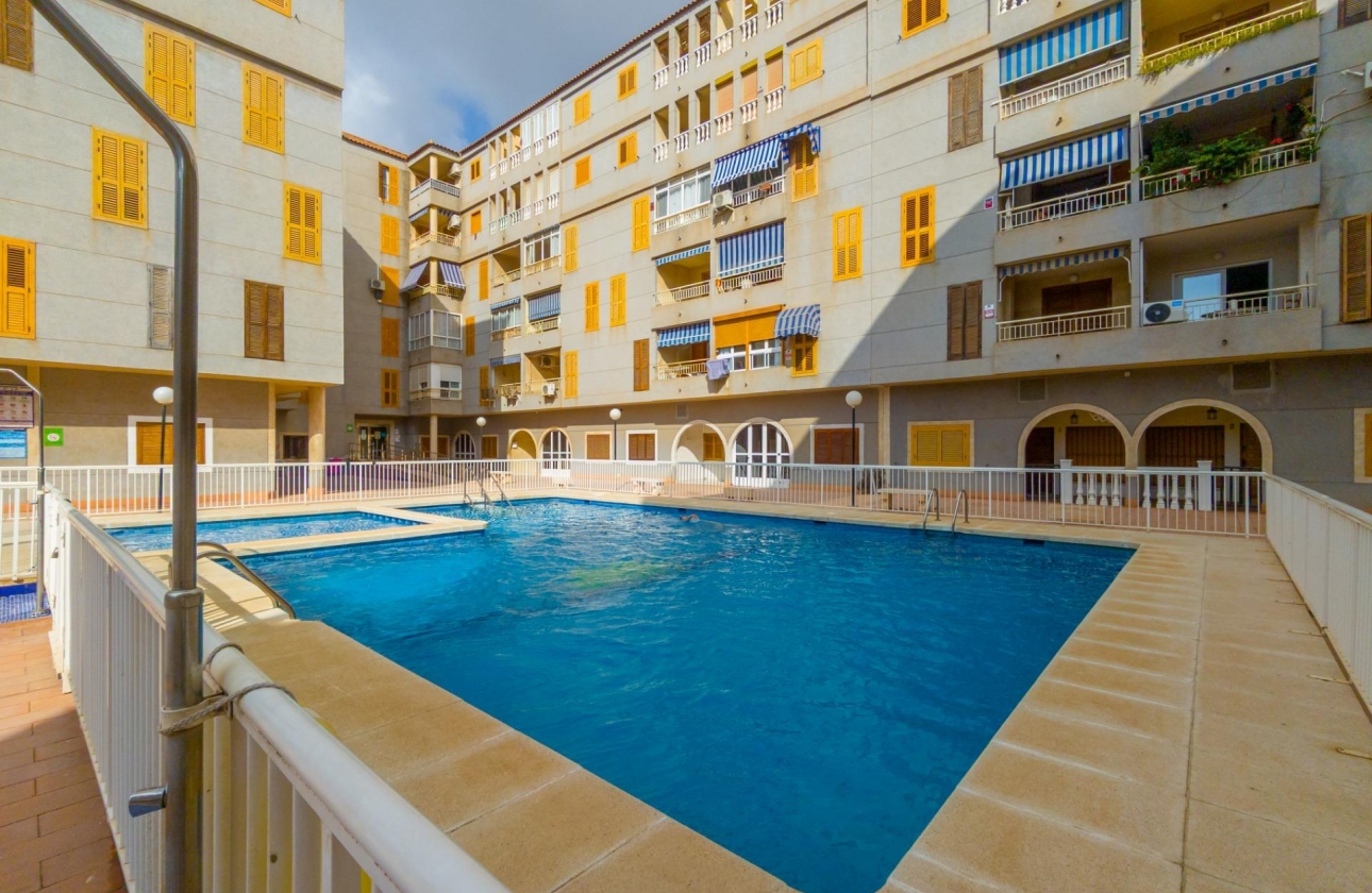 Resale - Apartment - Torrevieja - Acequion
