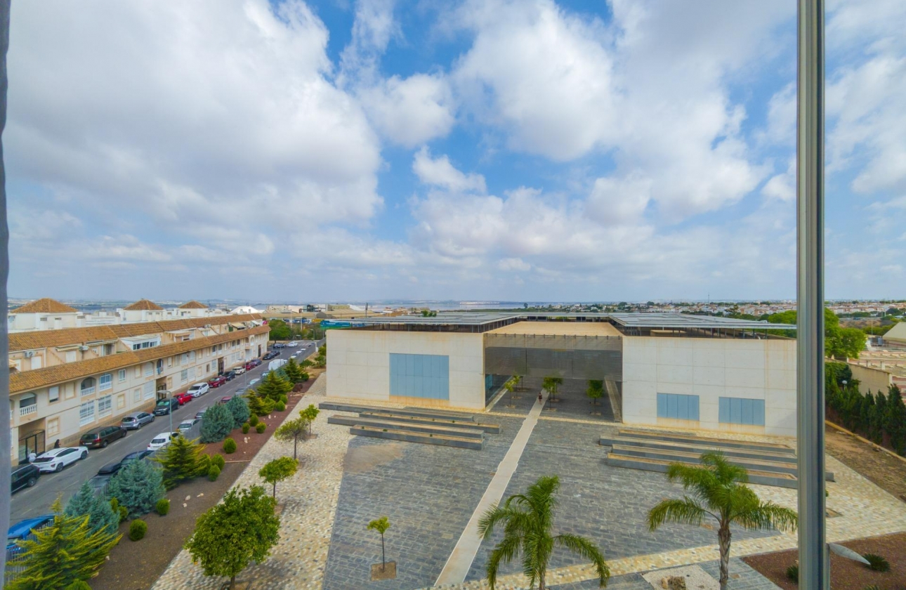 Resale - Apartment - Torrevieja - Acequion
