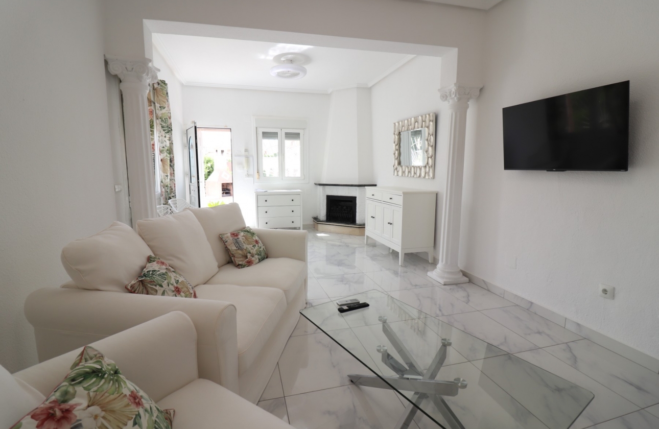 Reventa - Villa - Ciudad Quesada - La Fiesta