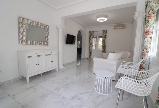 Reventa - Villa - Ciudad Quesada - La Fiesta