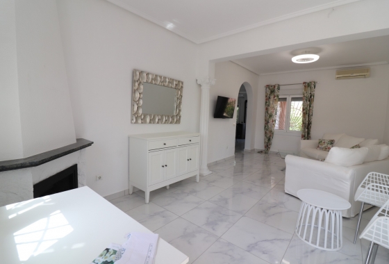 Reventa - Villa - Ciudad Quesada - La Fiesta