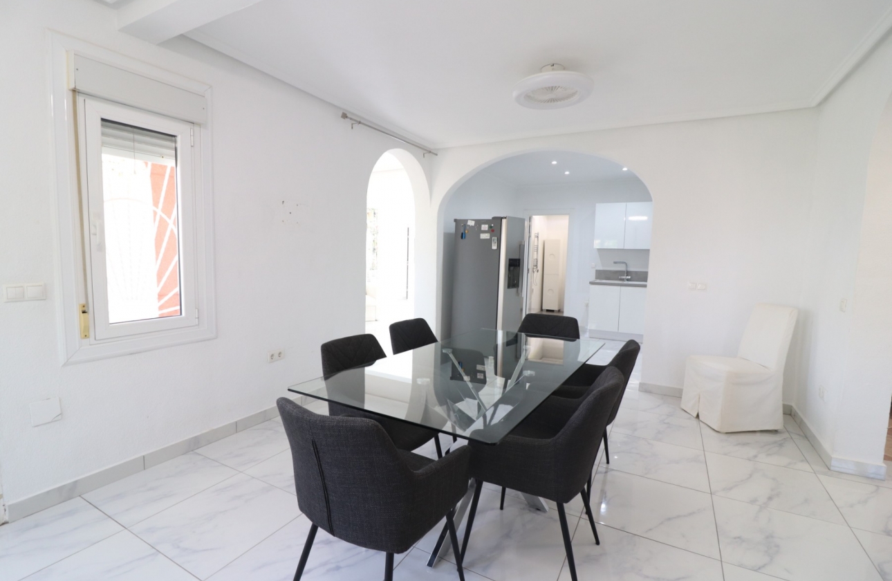 Reventa - Villa - Ciudad Quesada - La Fiesta