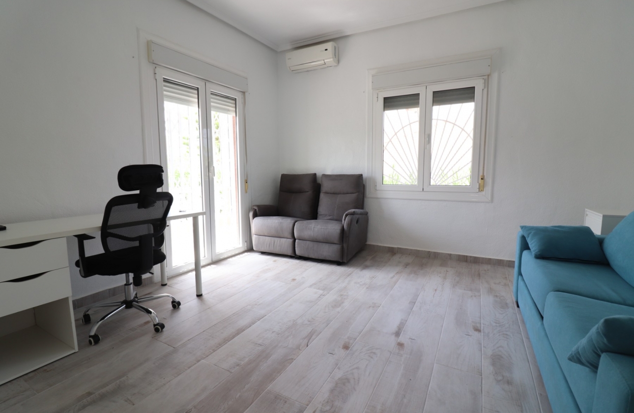 Reventa - Villa - Ciudad Quesada - La Fiesta