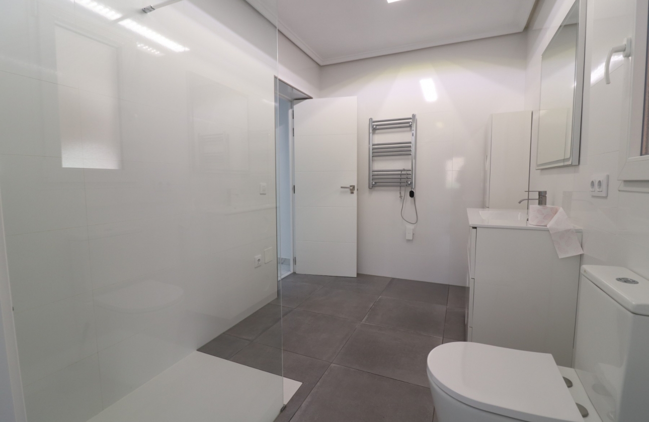 Reventa - Villa - Ciudad Quesada - La Fiesta
