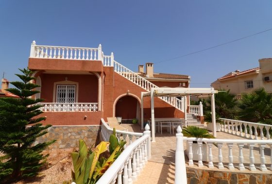 Reventa - Villa - Ciudad Quesada - La Fiesta