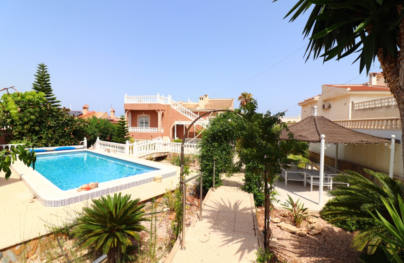 Reventa - Villa - Ciudad Quesada - La Fiesta