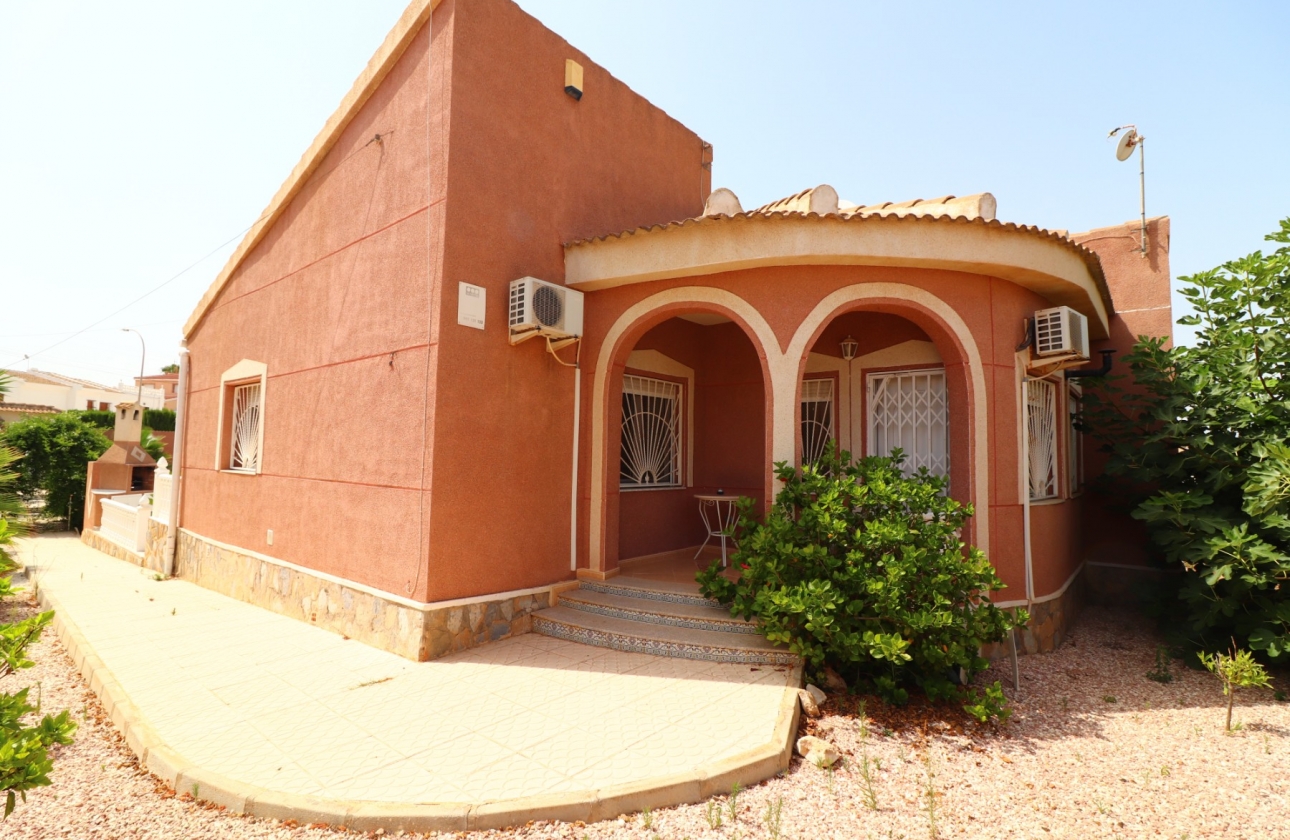 Reventa - Villa - Ciudad Quesada - La Fiesta