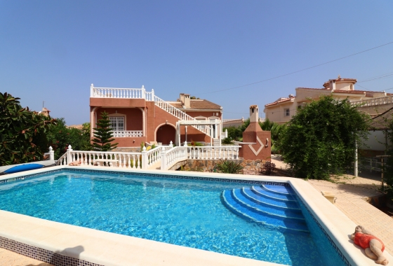 Reventa - Villa - Ciudad Quesada - La Fiesta