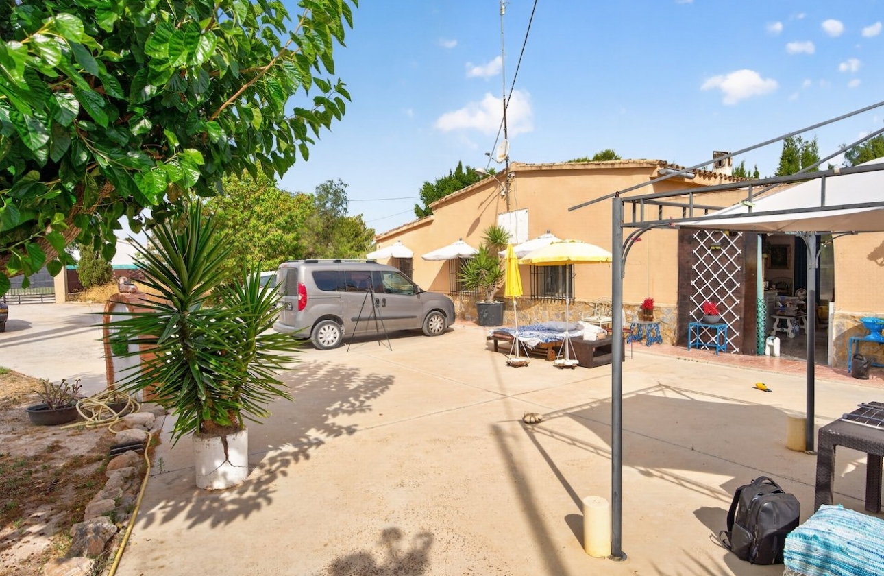 Reventa - Villa - Elche - Paraje La Hoya nº 3028 (Polígono 71 Parcela 25)