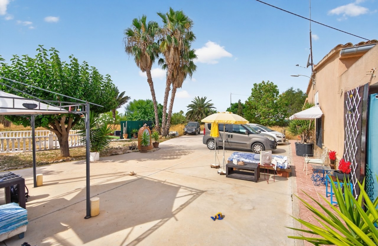 Reventa - Villa - Elche - Paraje La Hoya nº 3028 (Polígono 71 Parcela 25)