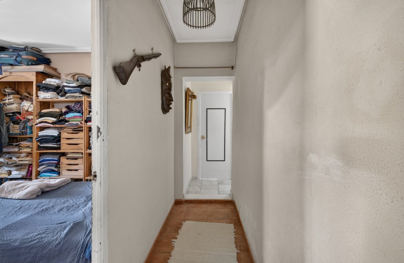 Reventa - Villa - Elche - Paraje La Hoya nº 3028 (Polígono 71 Parcela 25)